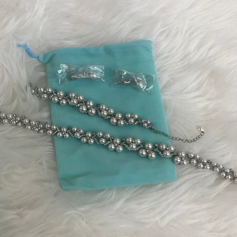Prom/wedding jewelry set. Pearls and diamonds